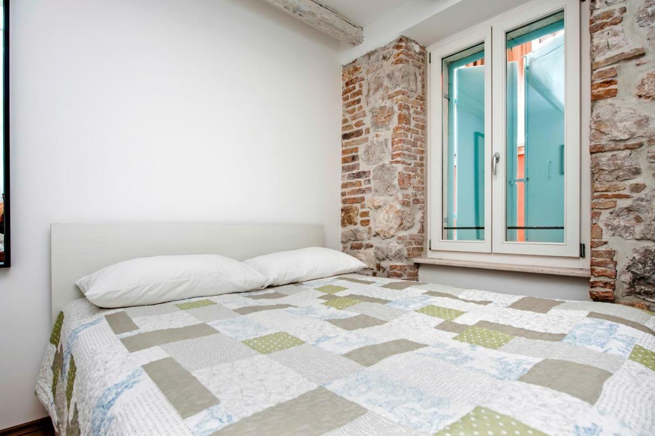 Apartments Casa Roccia Bianca Ровинь Экстерьер фото