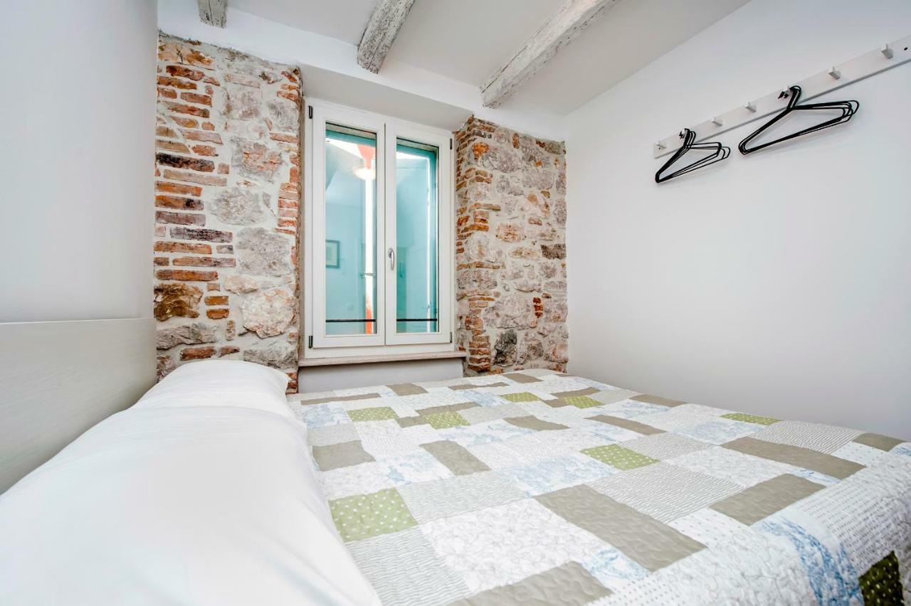 Apartments Casa Roccia Bianca Ровинь Экстерьер фото